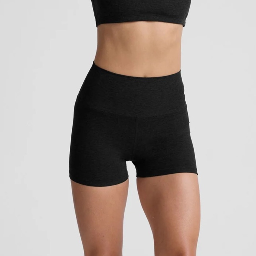 Beyond Yoga Keep Pace Spacedye Short 3” Size Medium in Darkest Night